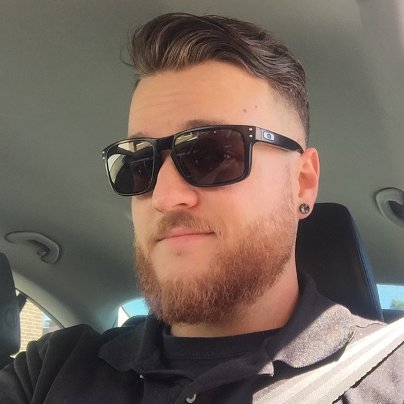 Meet your Posher, Topher - Picture 1 of 1